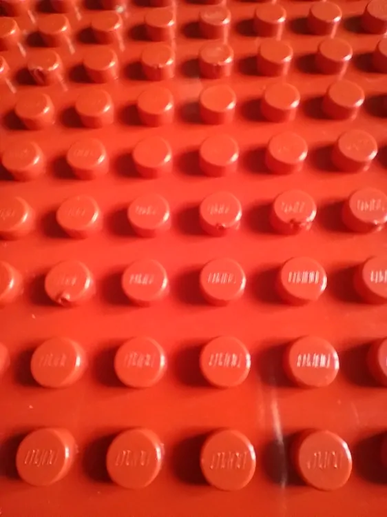 LEGO® DUPLO® VELKÁ PODLOŽKA NA STAVĚNÍ 24X24 NOPŮ - VADA VIZ POPIS