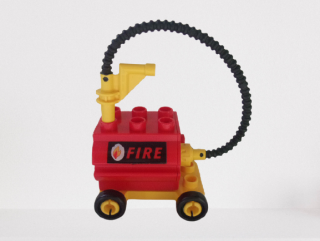 LEGO® DUPLO® HASIČI POJÍZDNÁ CISTERNA S HADICÍ